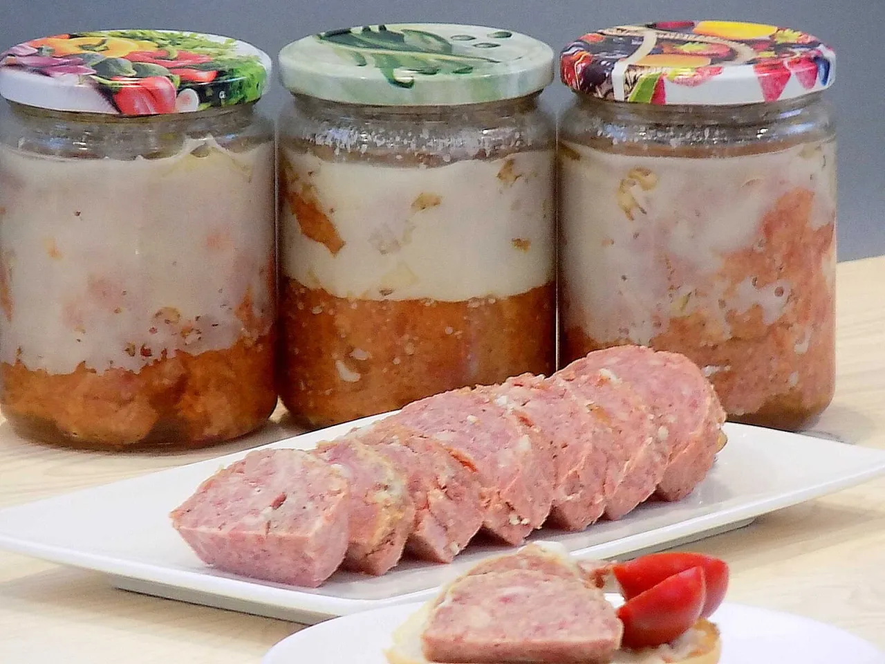 domowa kiełbasa w słoiku składniki mięso przyprawy