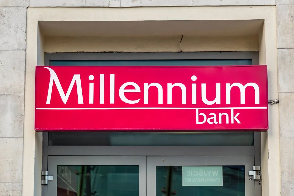 Logo banku Millennium. Czy to już ile to millenium?