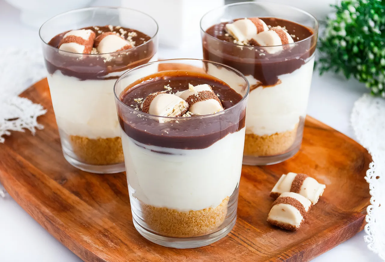 dekoracja deser&oacute;w kinder bueno