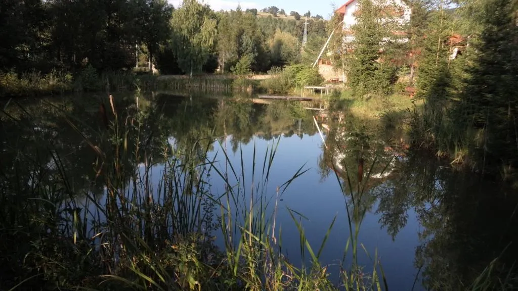 Bacówka Sierpnica widok z zewnątrz, góry Sowie