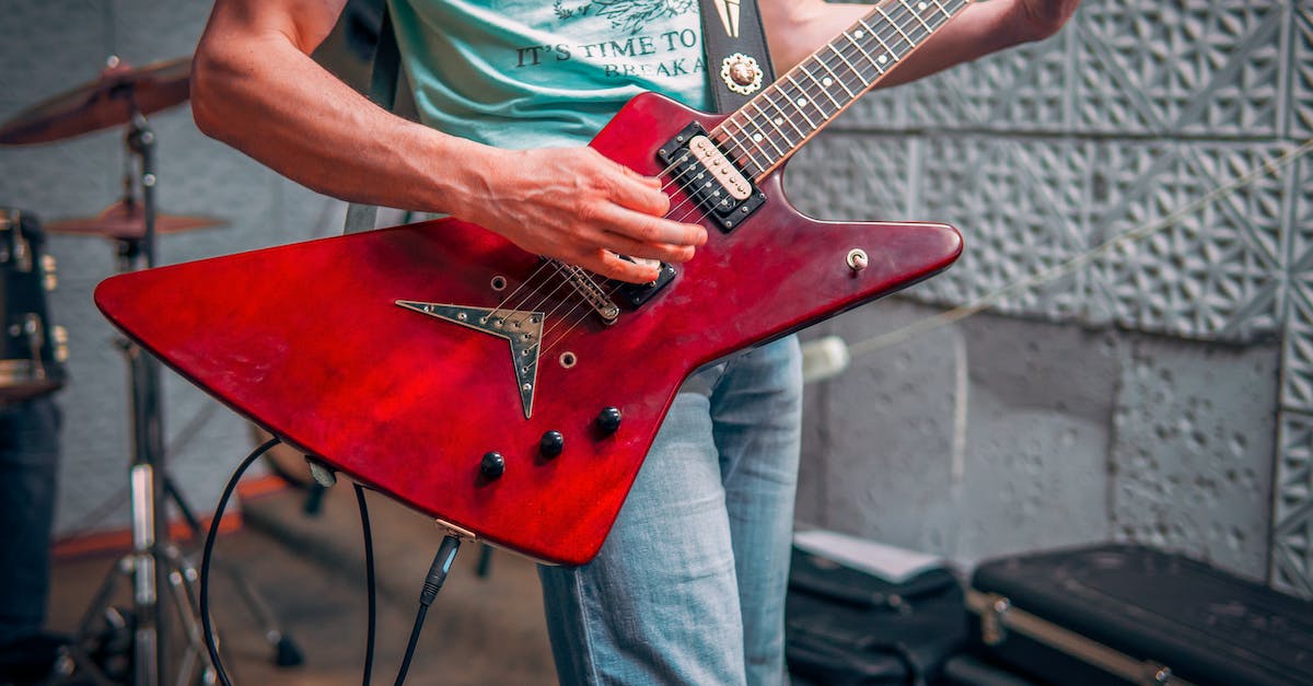 Jak nauczyć się łatwo grać swój pierwszy utwór na gitarze?