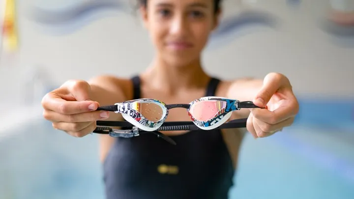 Test szczelności okularów pływackich