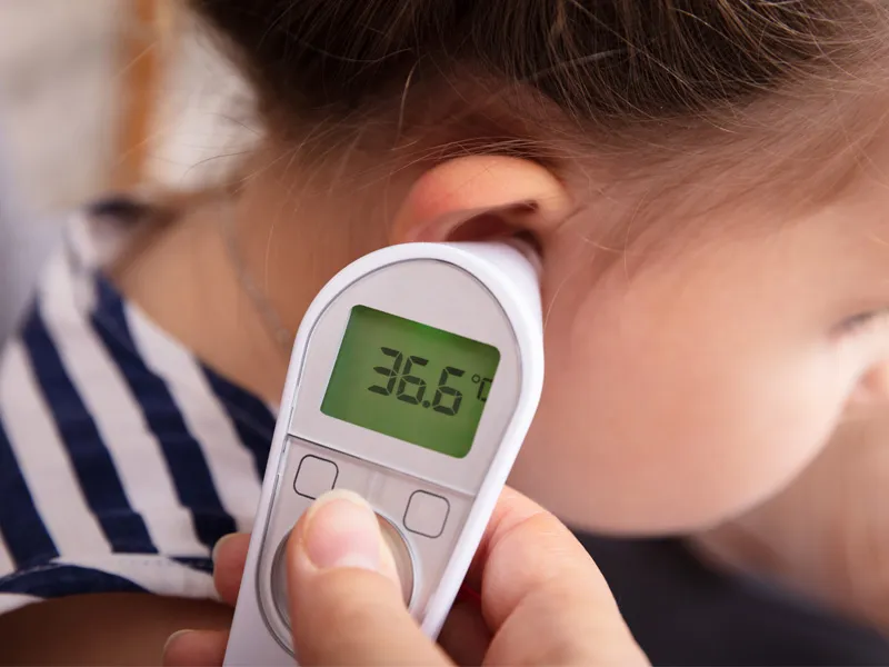 termometr elektroniczny dziecko pomiar gorączki