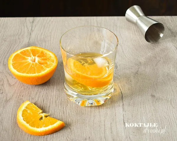składniki do drinków z burbonem angostura pomarańcza