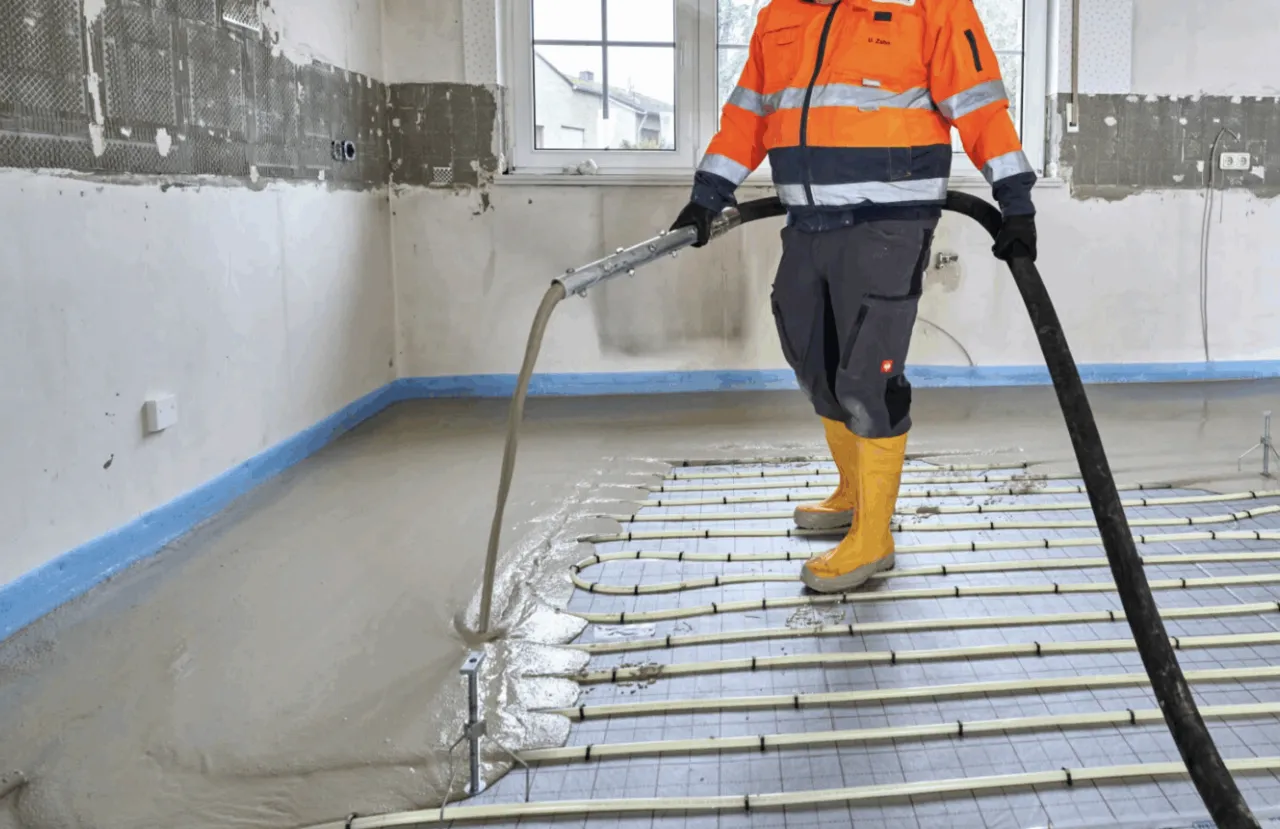 pękająca wylewka podłogowa