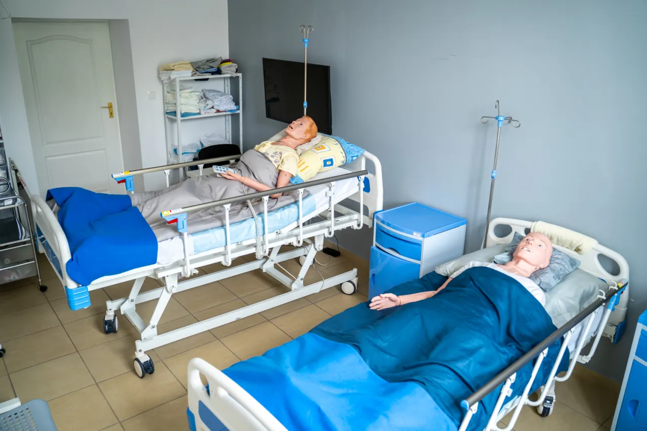 Opiekun medyczny szkoła policealna zajęcia