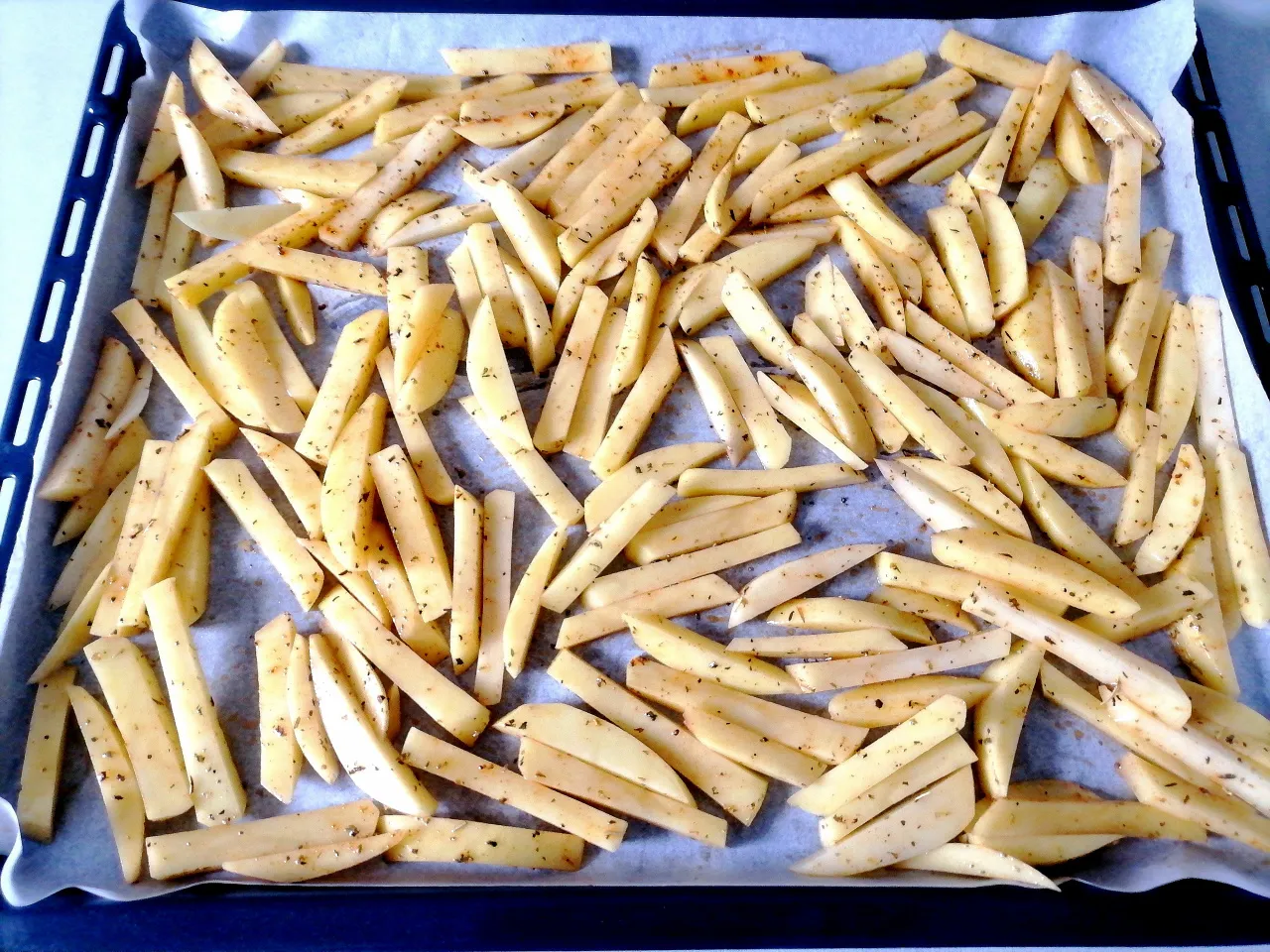 frytki na blasze w piekarniku