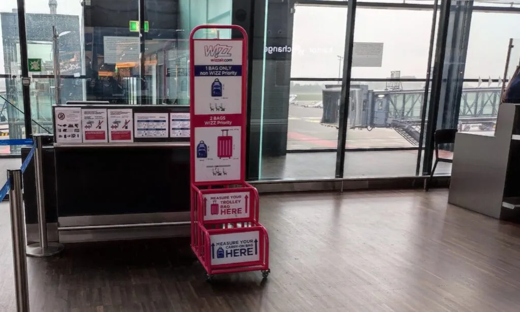 Wizz Air opłaty lotniskowe bagaż