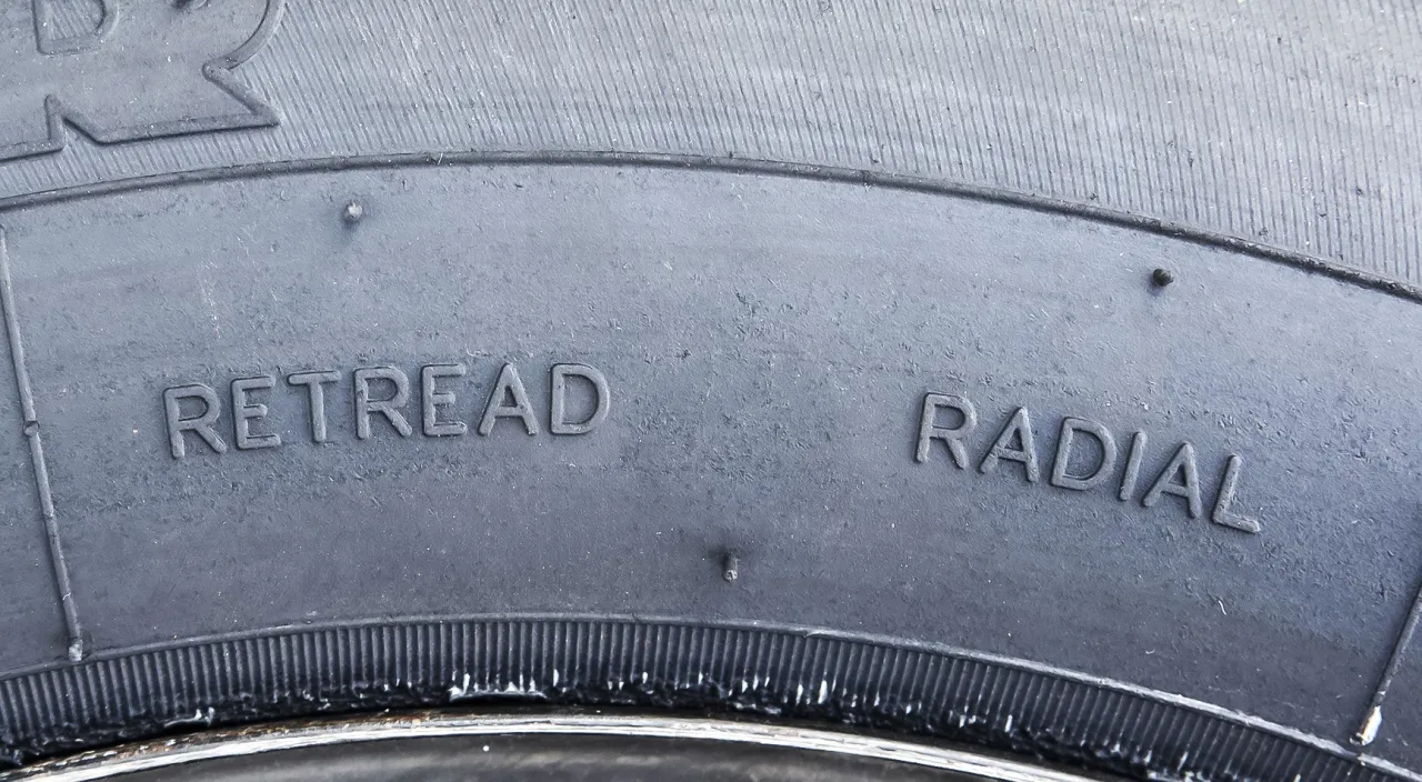 oznaczenia homologacyjne opon bieżnikowanych