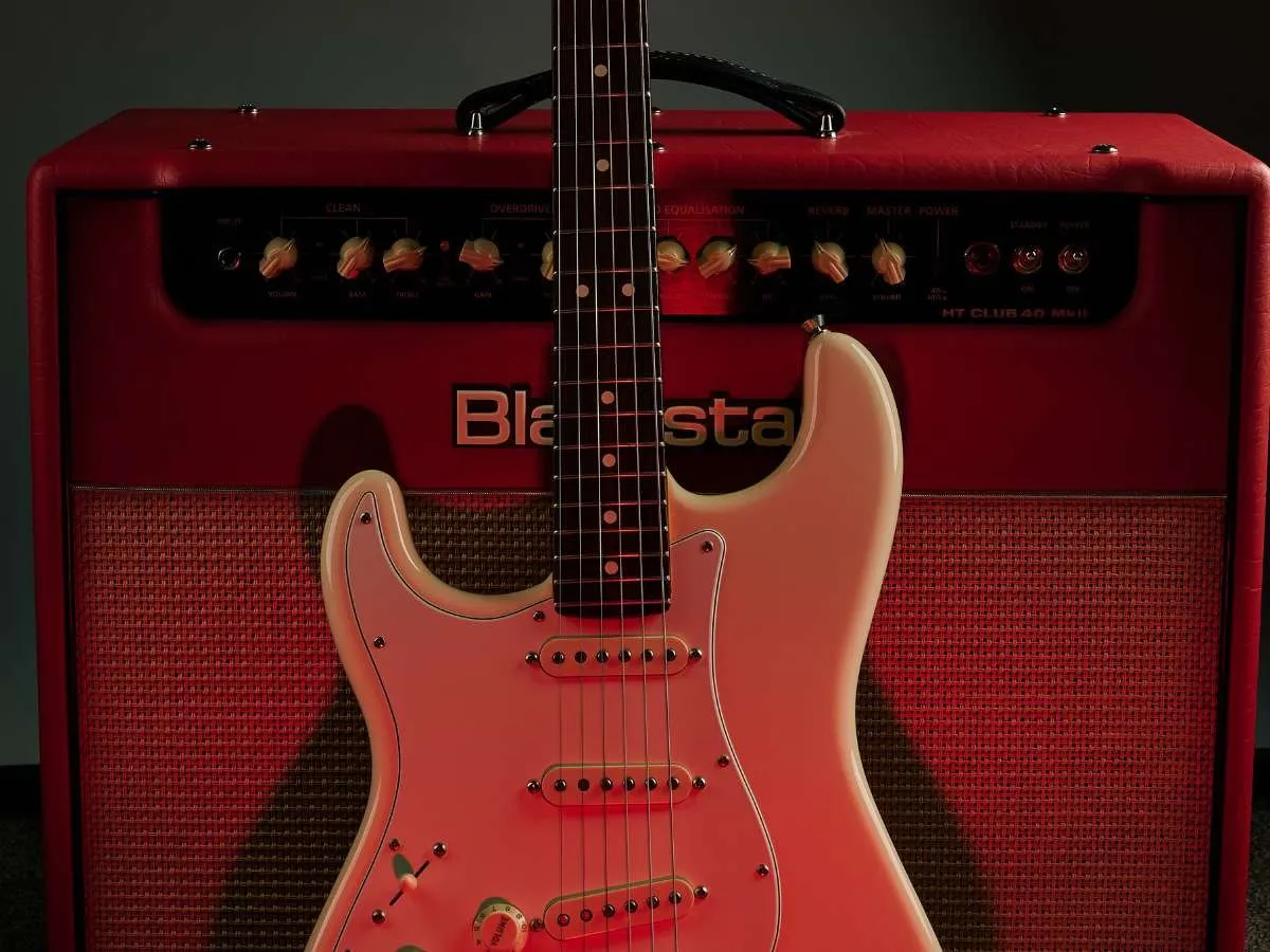 różne typy wzmacniaczy gitarowych lampowy tranzystorowy cyfrowy