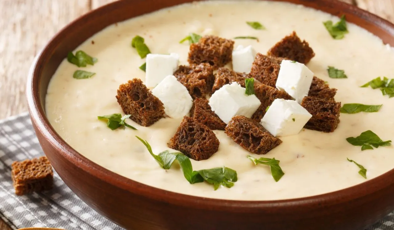 Zupa bryndzowa z grzankami