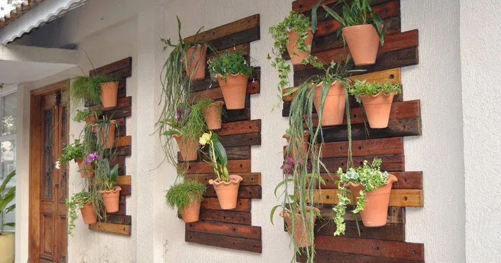 inspiracje kwietniki z palet pionowe wiszące wolnostojące