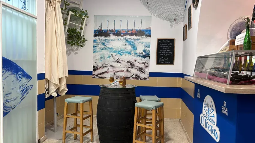 interior El Trastero Tapas Jerez decoraci&oacute;n marinera