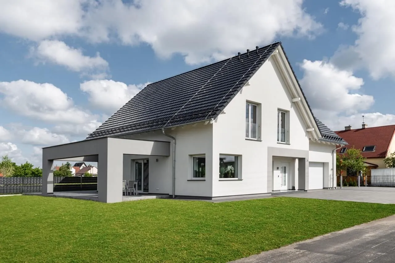 jasnoszare okna nowoczesny dom