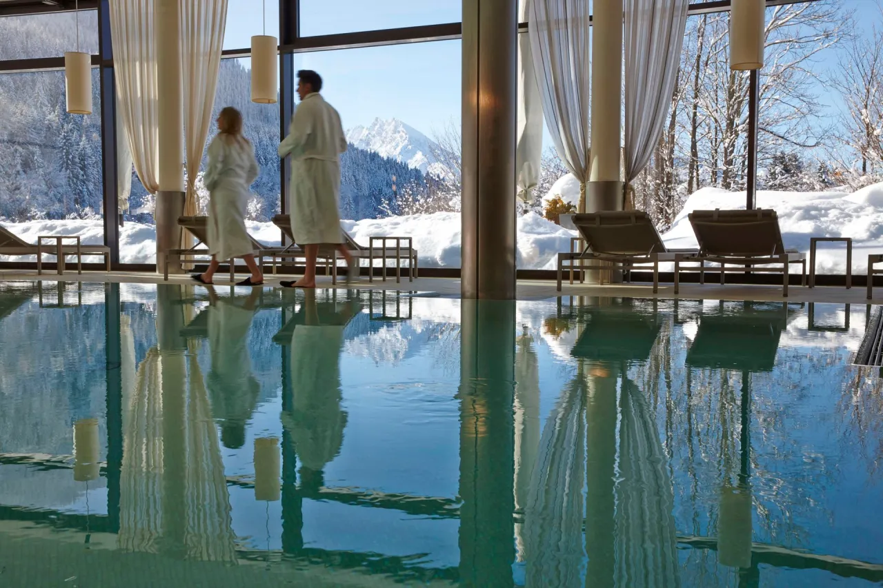 Kempinski Berchtesgaden Infinity Pool Alpenblick