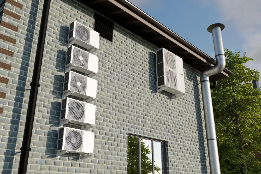 klimatyzacja w bloku mieszkalnym, agregat na elewacji