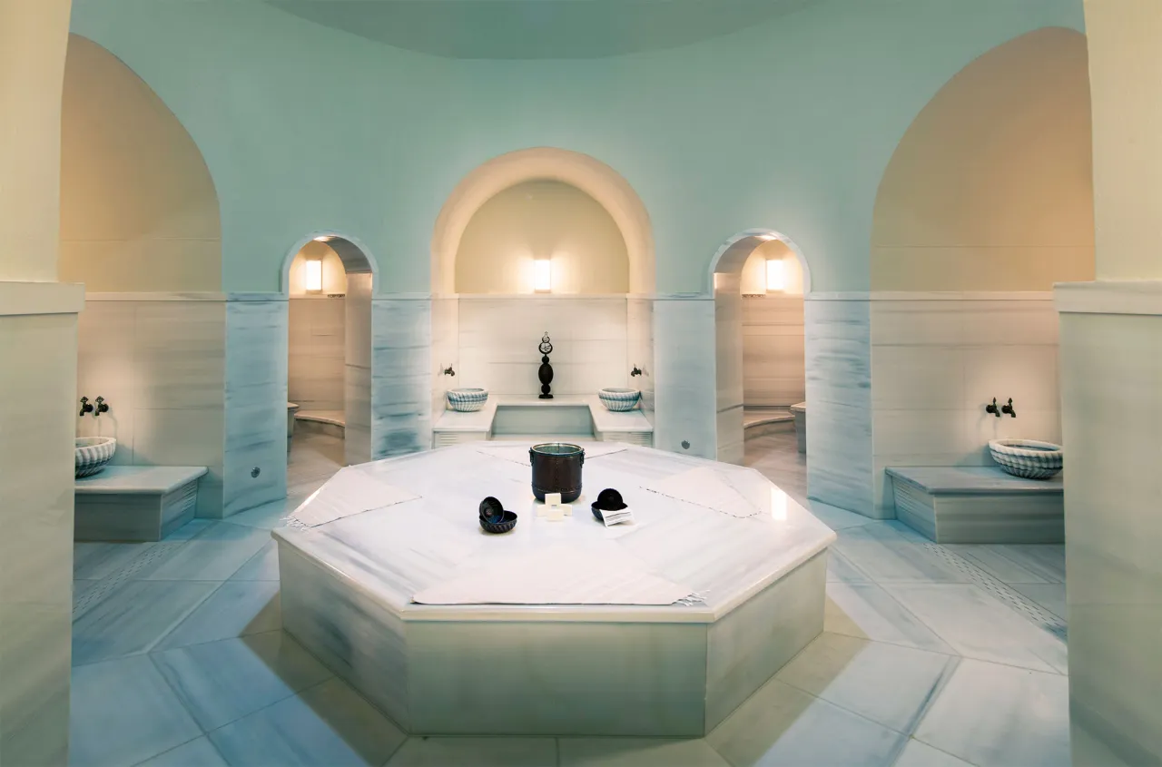 Befine Spa & Sport Club Titanic Berlin Hamam und Pool