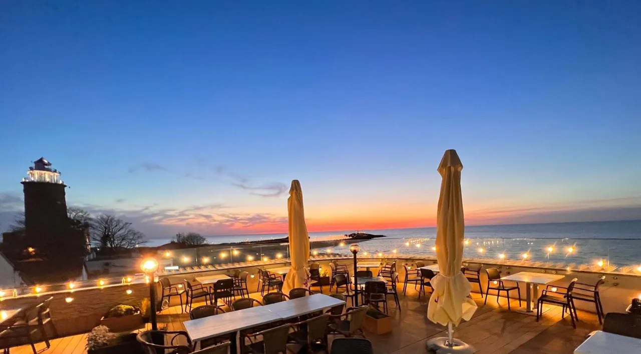 Kołobrzeg restauracja widok na morze zachód słońca