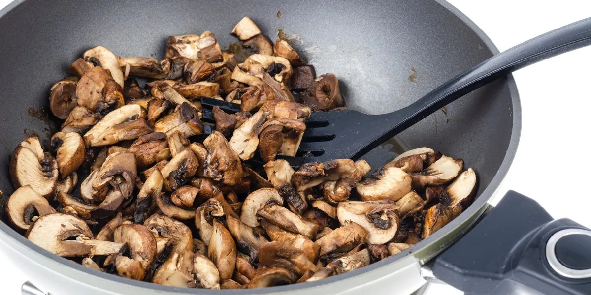 idealnie usmażone pieczarki rumiane złociste