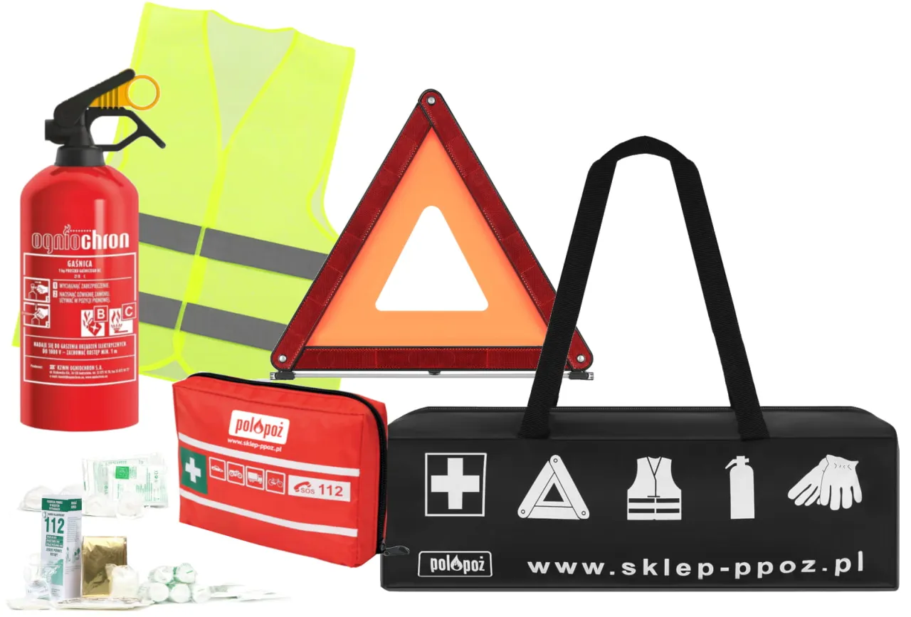 Kierowca sprawdza obowiązkowe wyposażenie samochodu: apteczka, trójkąt, gaśnica, kamizelka