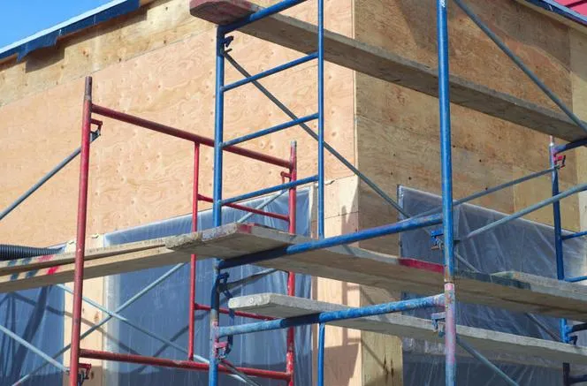 rusztowanie warszawskie na budowie