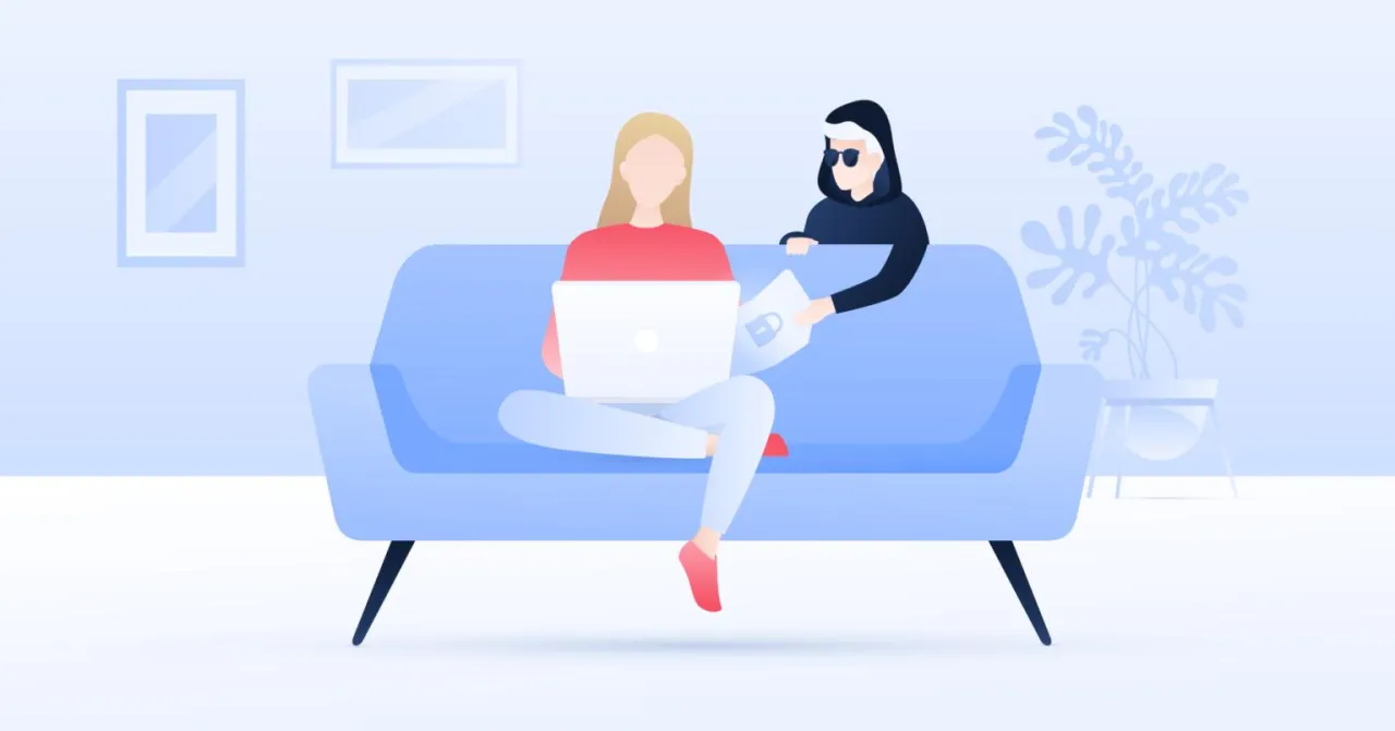 Kobieta z laptopem na kanapie, a za nią haker pr&oacute;buje ukraść dane. Czy to sniffer? Chroń się!