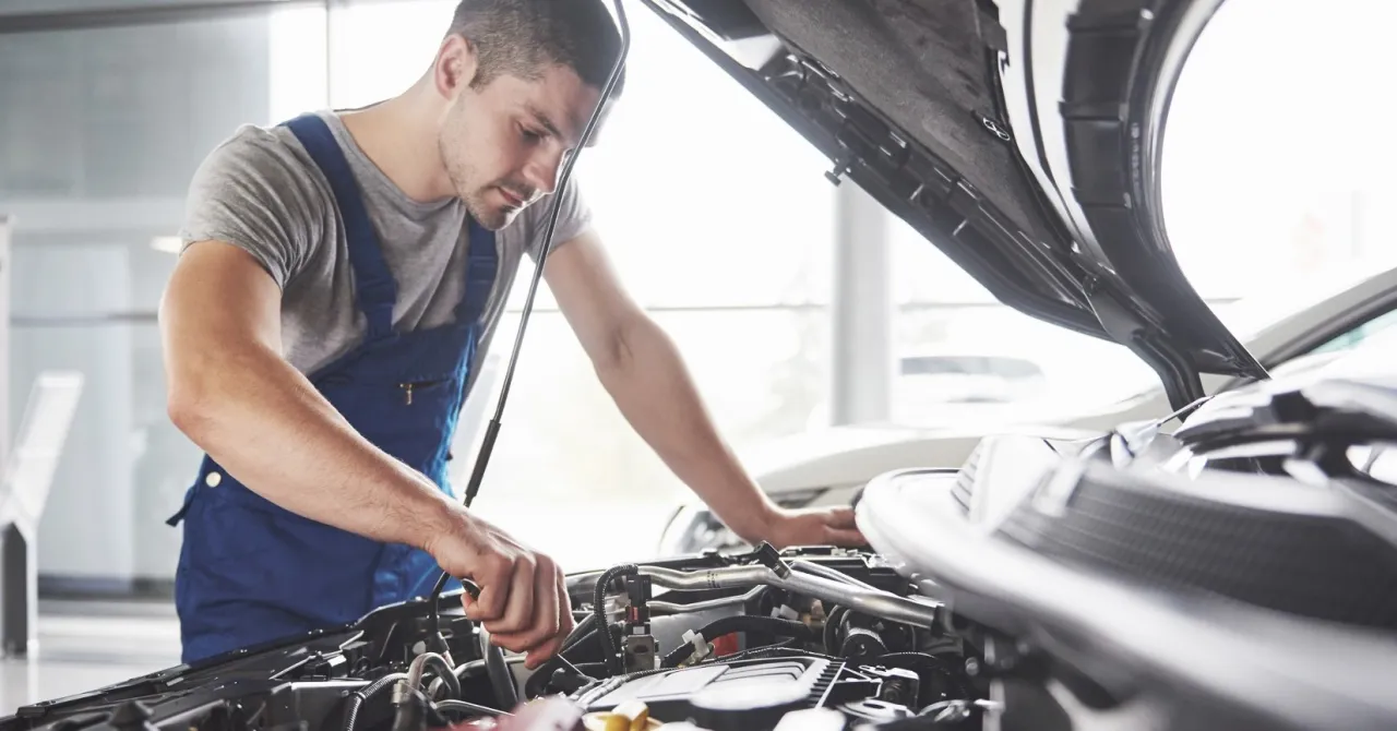 warsztat samochodowy ASO kontra niezależny mechanik
