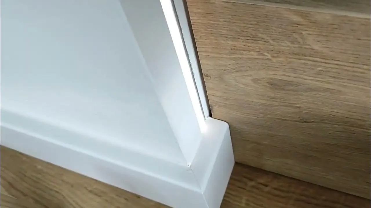 Nakładanie akrylu na listwy