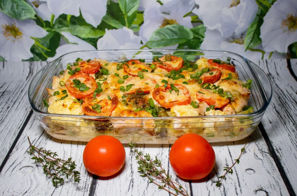 Zapiekanka warzywna w naczyniu żaroodpornym