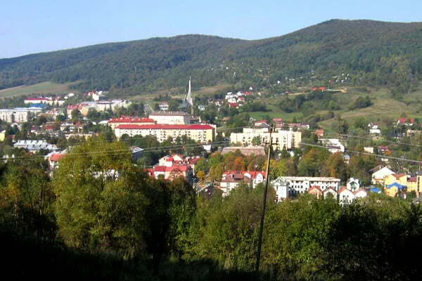 Ustrzyki Dolne panorama miasta jesienią