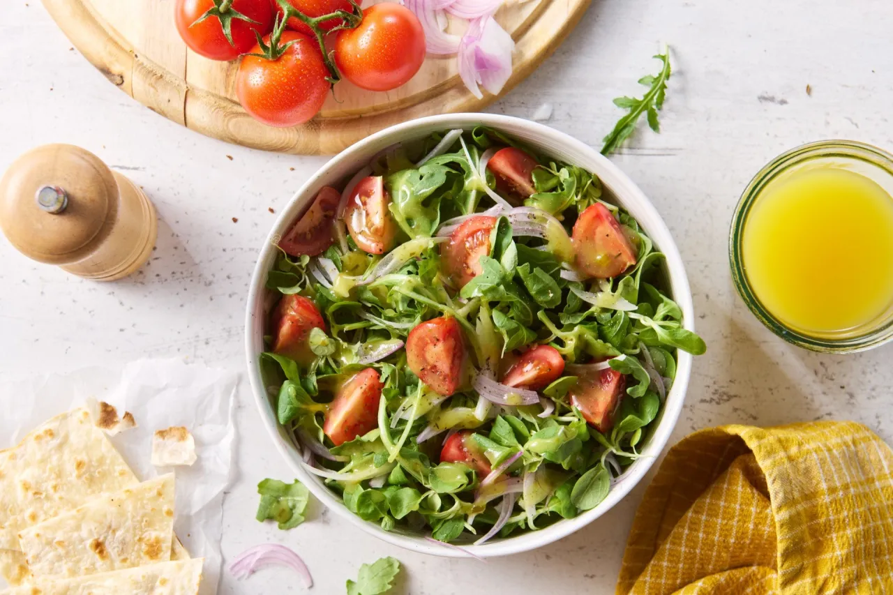 Roszponka i rukola por&oacute;wnanie