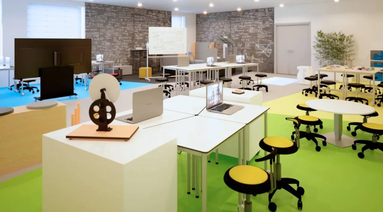 nauczanie hybrydowe szkoła sala lekcyjna