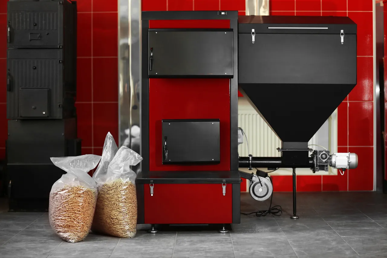 różne typy kotłów na paliwo stałe