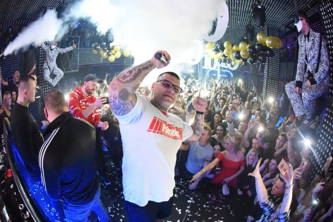 Zdjęcie Ile kosztuje koncert Popka? Sprawdź ceny biletów i szczegóły