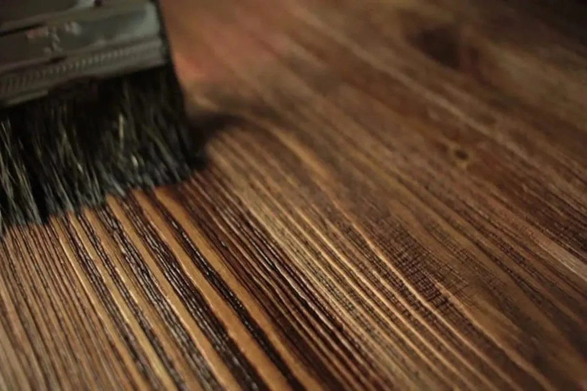 olejowanie vs lakierowanie drewna efekt