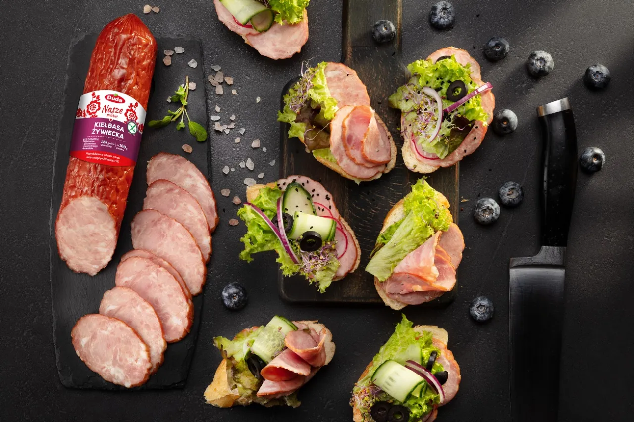 r&oacute;żne rodzaje wędlin suche i gotowane