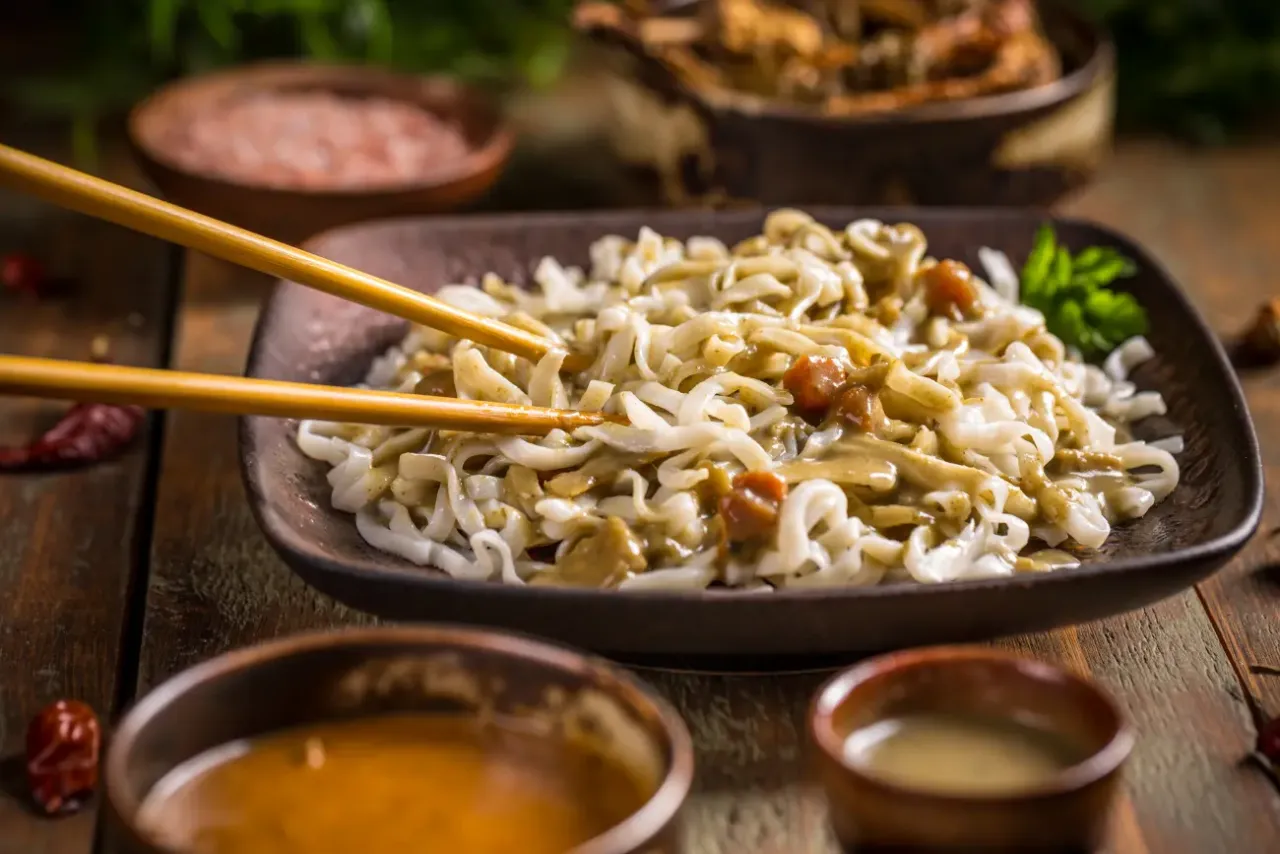 Makaron sojowy suchy i ugotowany kaloryczność