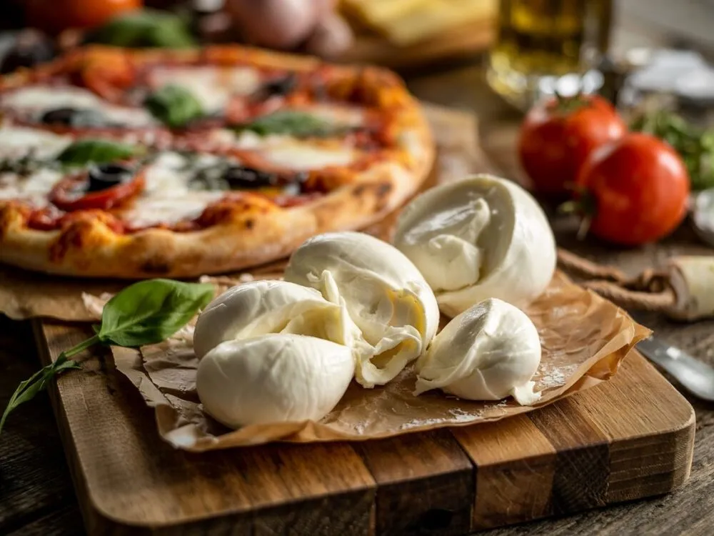 różne rodzaje mozzarelli do pizzy porównanie