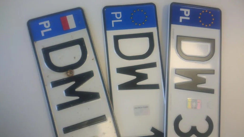 nowe i stare tablice rejestracyjne polska porównanie
