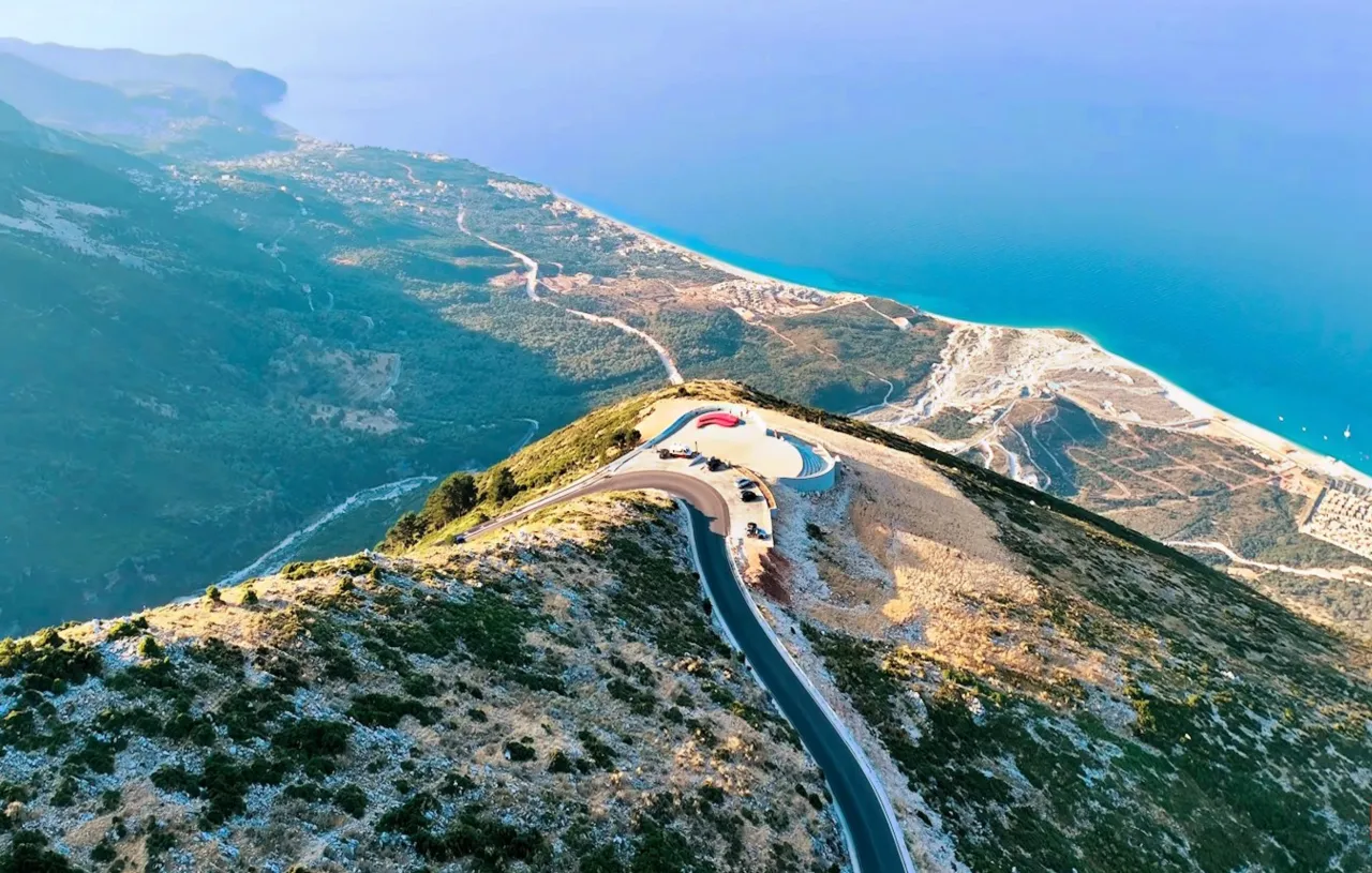 Przełęcz Llogara widok na morze Albania