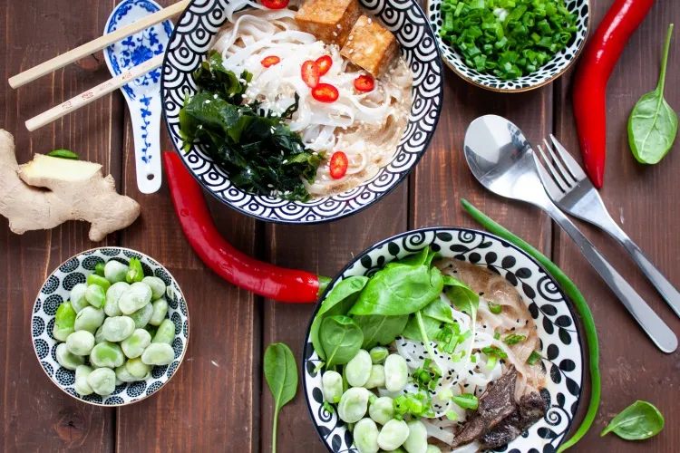 ramen pho zupa azjatycka