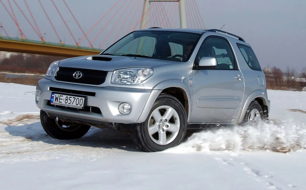 Zdjęcie Toyota RAV4 II jaki silnik wybrać, aby uniknąć wysokich kosztów paliwa?