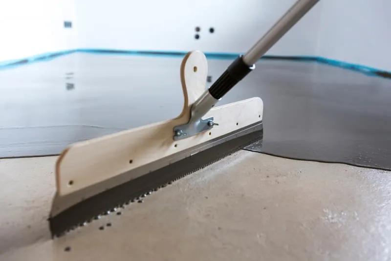 r&oacute;żne rodzaje wylewek podłogowych