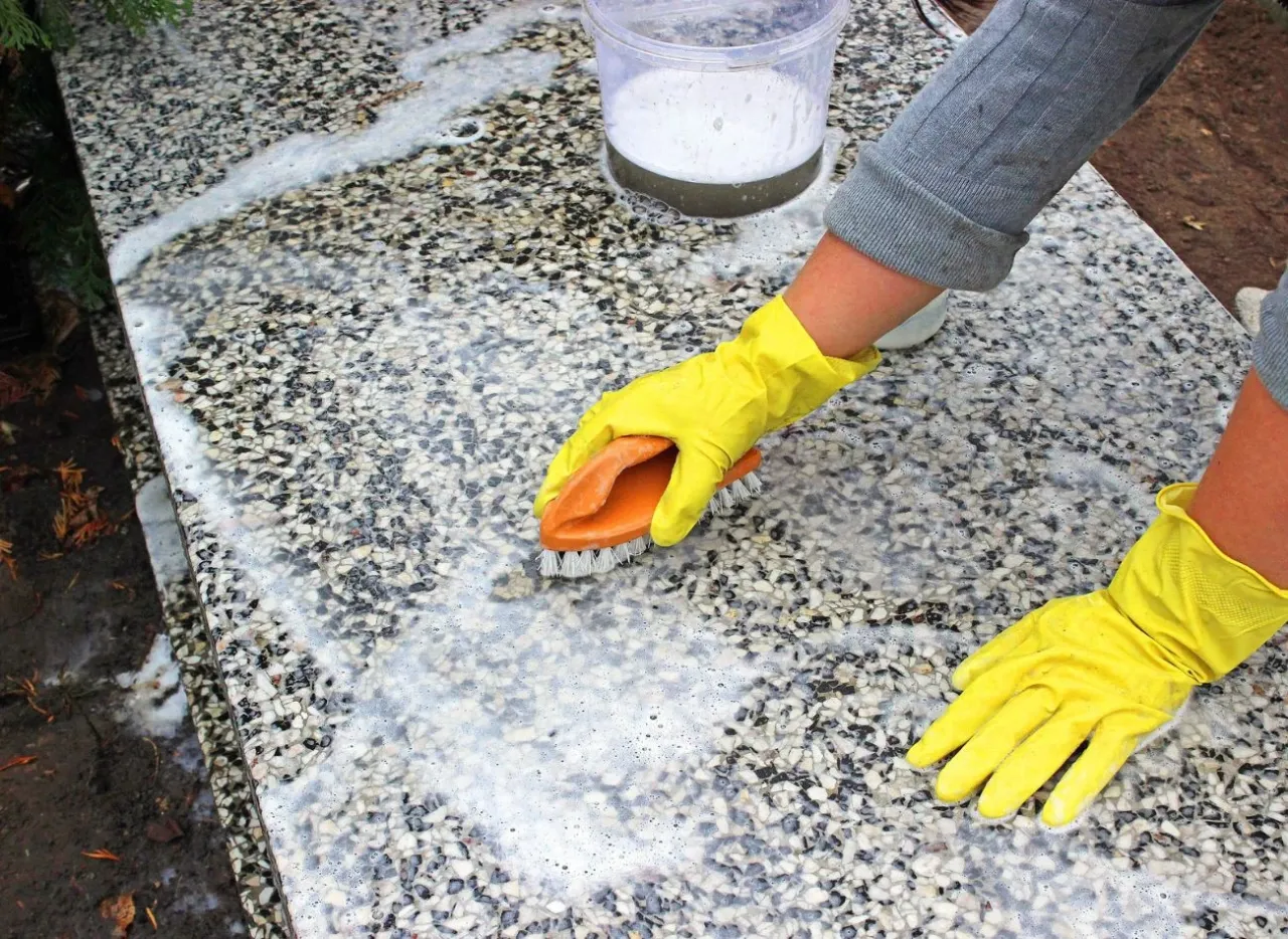 Mycie nagrobka krok po kroku