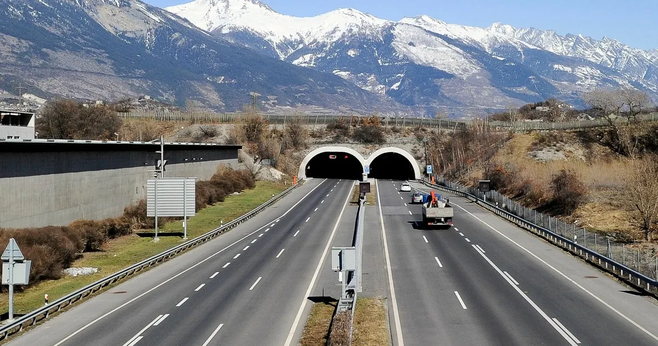 Zdjęcie Ile kosztuje autostrada w Szwajcarii? Sprawdź, co musisz wiedzieć
