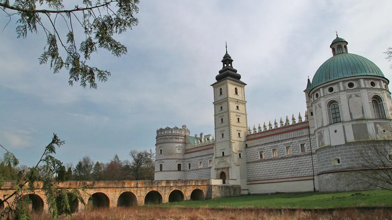 Zdjęcie Krasiczyn atrakcje: odkryj ukryte skarby i piękno regionu