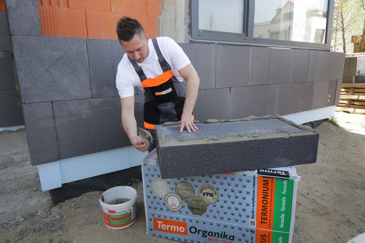 Zdjęcie Styropian grafitowy 15 czy biały 20 – który wybór oszczędzi więcej?