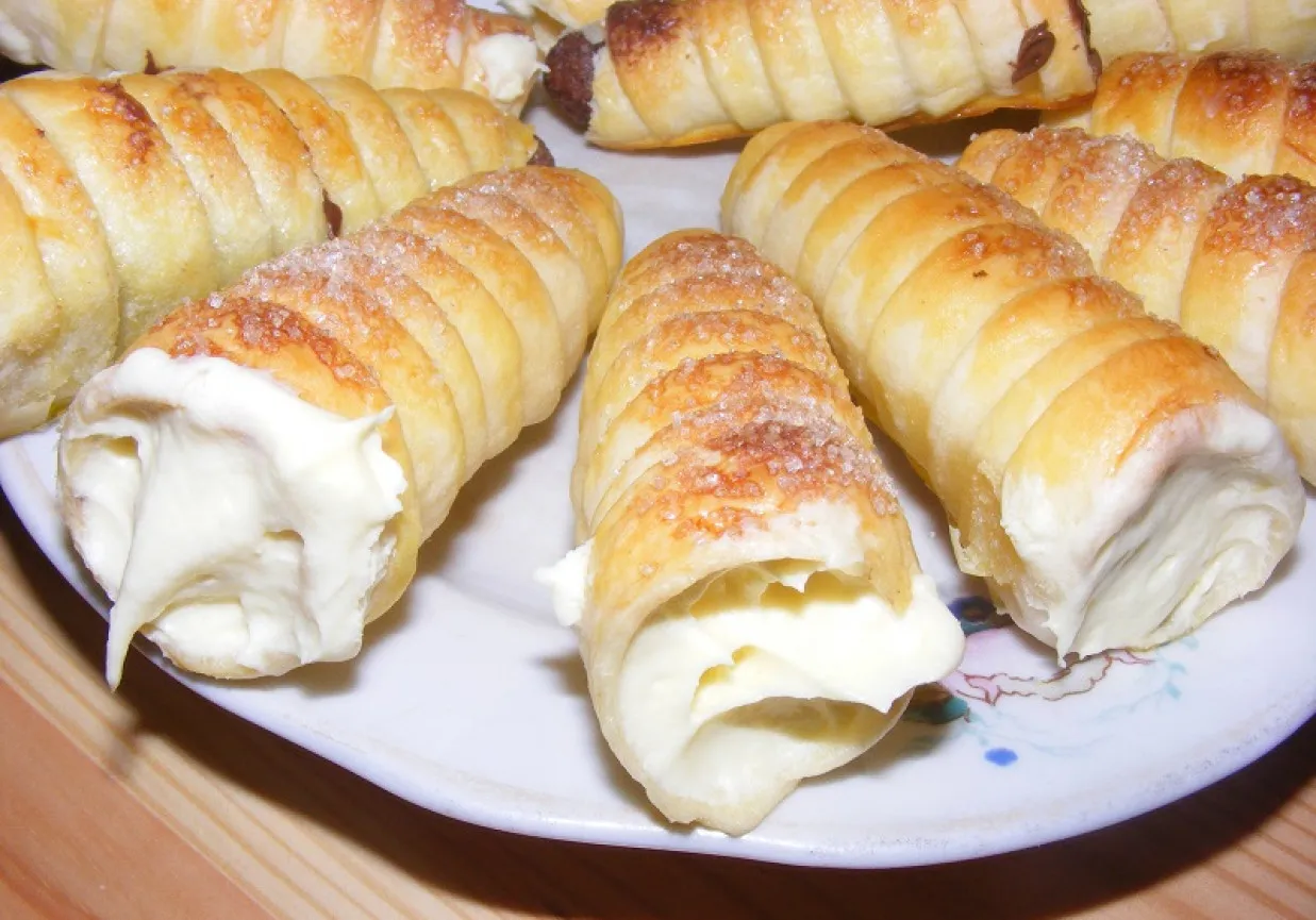 Zdjęcie Ile kcal ma rurka z kremem? Zaskakujące różnice w kaloryczności!