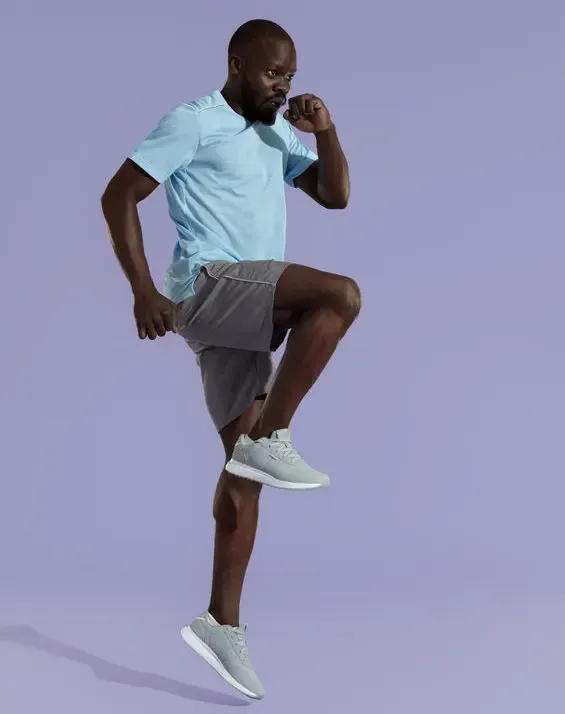 Zdjęcie Améliorez votre forme avec le footing sur place à la maison
