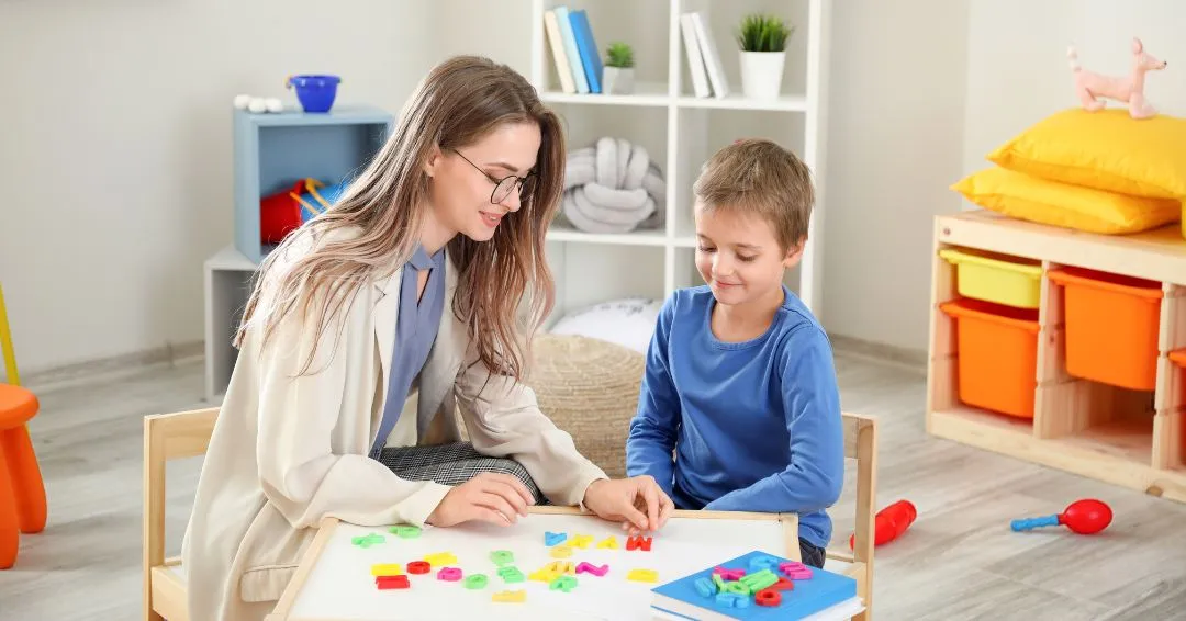 Zdjęcie Ile godzin pracuje nauczyciel wspomagający w przedszkolu? Sprawdź!